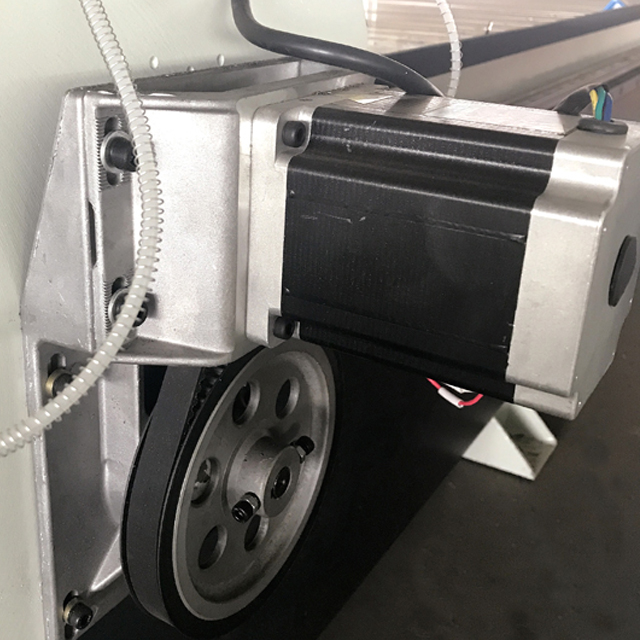 Superstar CNC CX - Máquina de grabado/guarnición de cabezales dobles