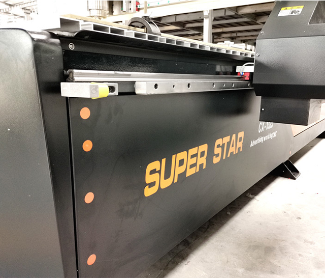 Superstar CX-1325 Publicidad de la máquina de enrutador de madera