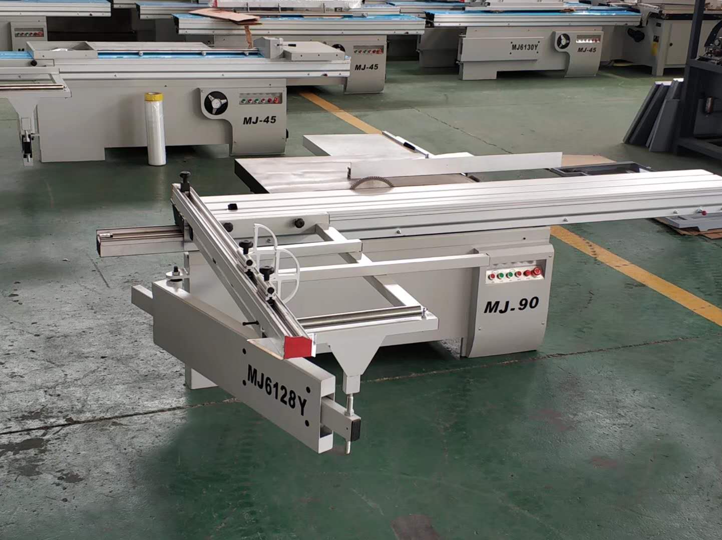 Superstar CNC CX - Sierra de panel de mesa deslizante de corte de 45 grados para maquinaria de carpintería